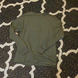 Green long sleeve tee